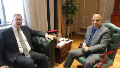 وزيرا الكهرباء والبترول يناقشان خطة التوسع في مشروعات الطاقات المتجددة